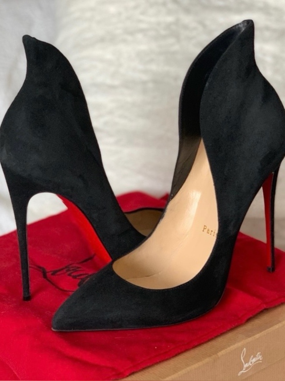 Louis Vuitton heels size 6 in good condition, no box only dust bags